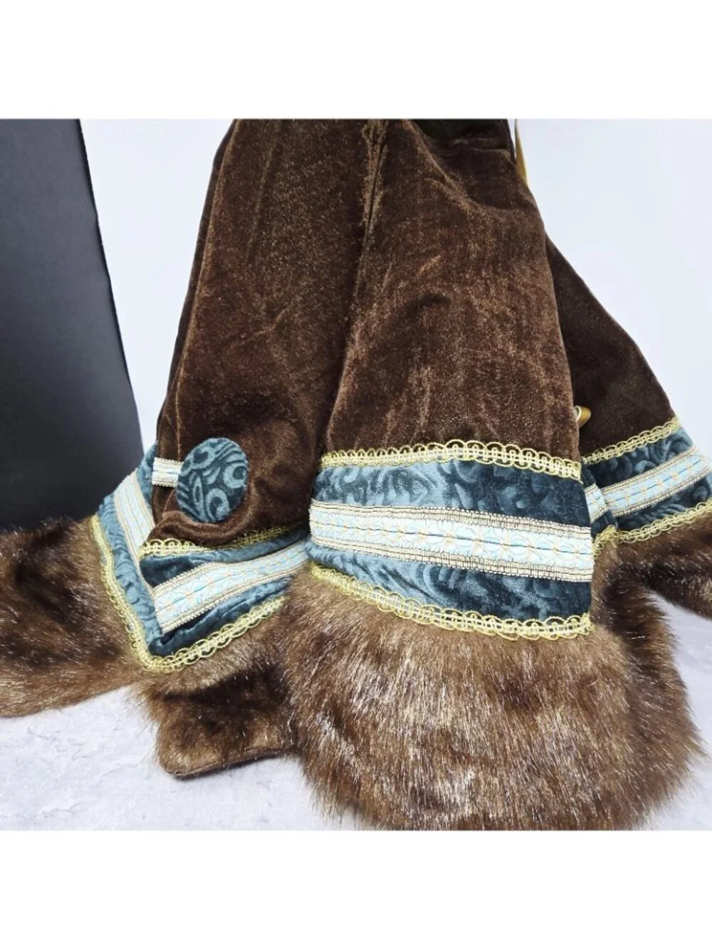 Victorian Brown Teal Velvet Christmas Tree Skirt Faux Fur Brocade Jacquard 46